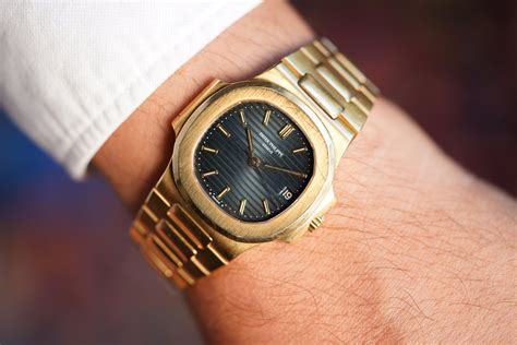 Patek Philippe Vintage Nautilus Reference 3800J, A Yellow Gold .